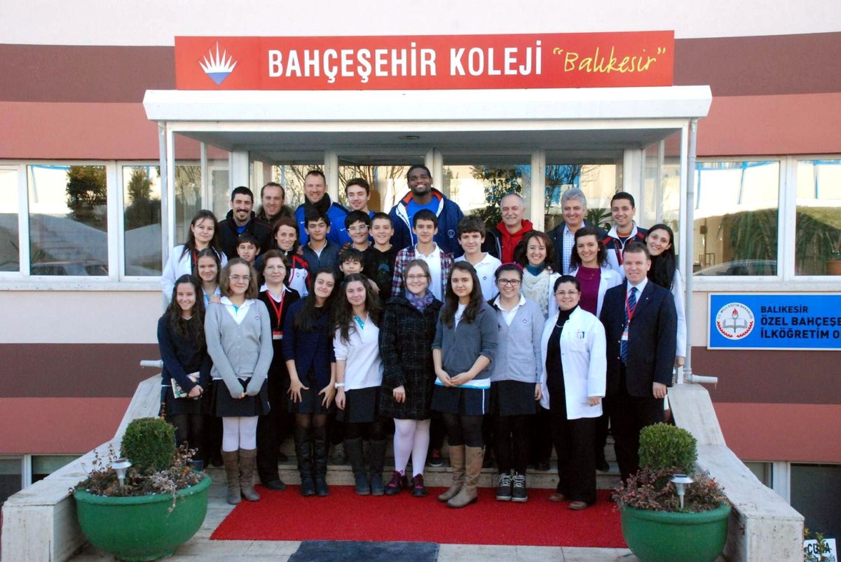 Best Bbk Oyuncuları Bahçeşehir\'de Öğrencilerle Buluştu