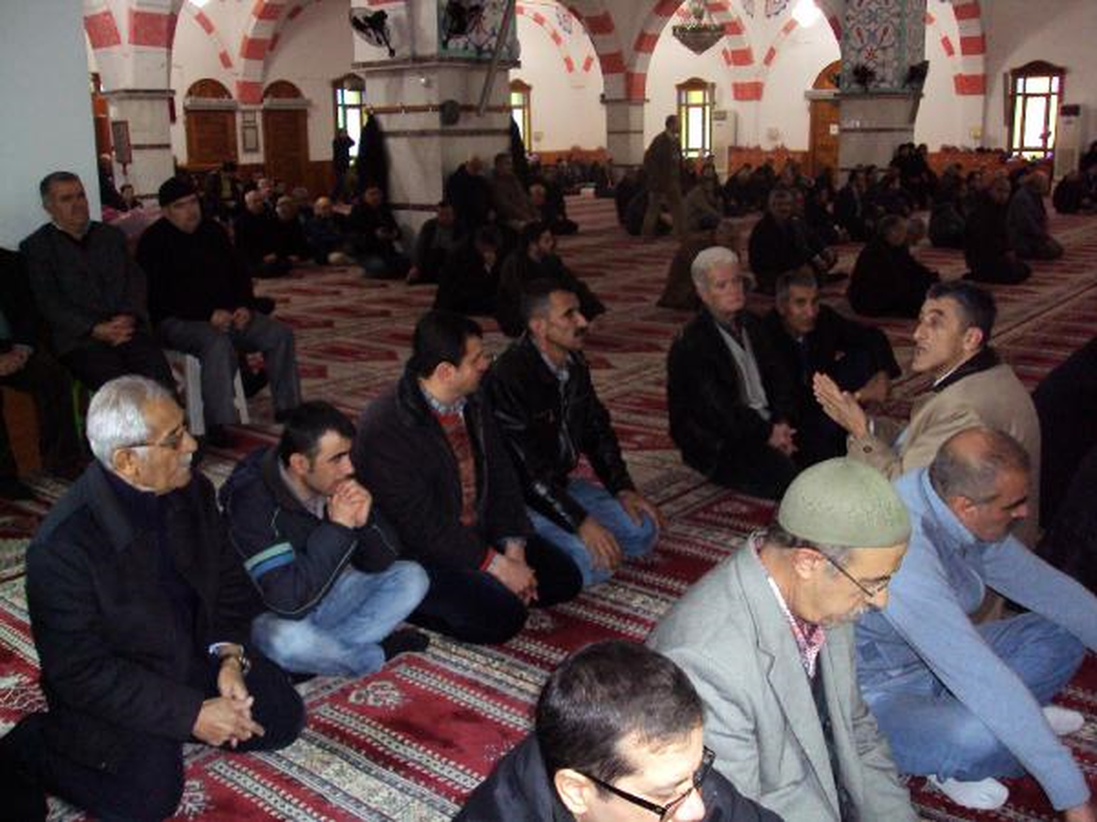 Camide İşitme Engellilere İşaret Diliyle Hutbe