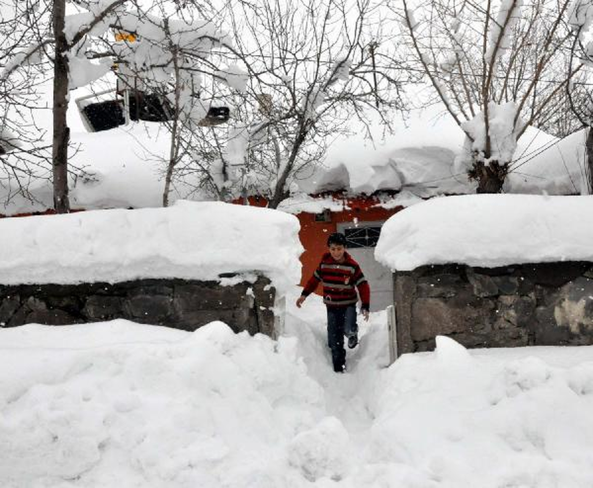 Doğuda Kar Etkili Oldu, Diyarbakır'da Zincirleme Kazada 25 Kişi Yaralandı