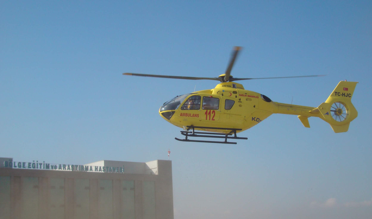 Erzurum\'da 5 Hasta Karüstü Aracı ve Ambulans Helikopterle Hastaneye Kavuşturuldu
