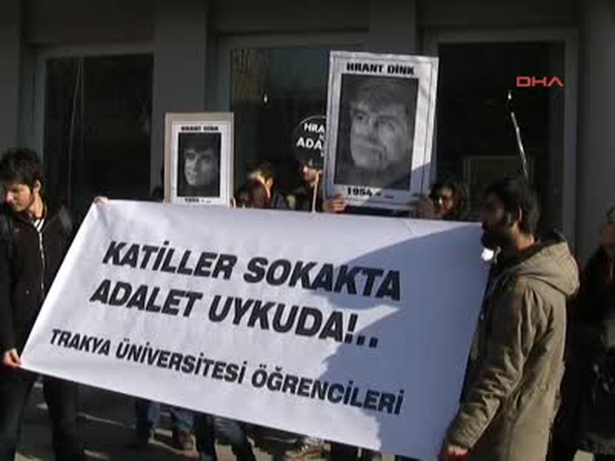 Hrant Dink\'i Andılar Edirne\'de Bir Grup Öğrenci, Öldürülen Agos Gazetesi Genel Yayın Yönetmeni...