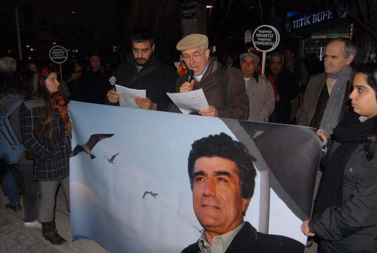 İzmir\'de Hrant Dink Davası Protestosu