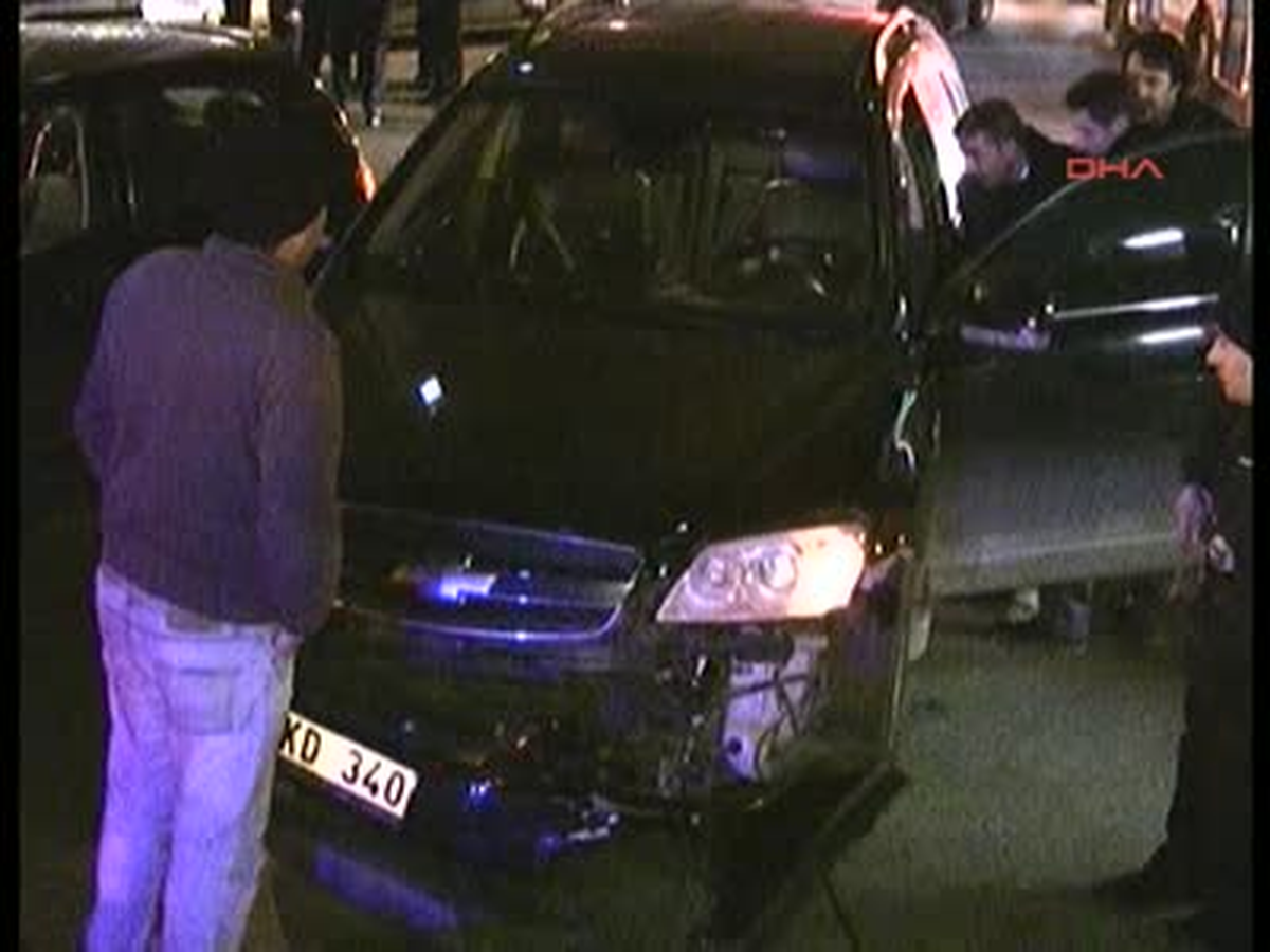 İzmir\'de Magazin Muhabirlerine Maganda Dahşeti: 2 Yaralı