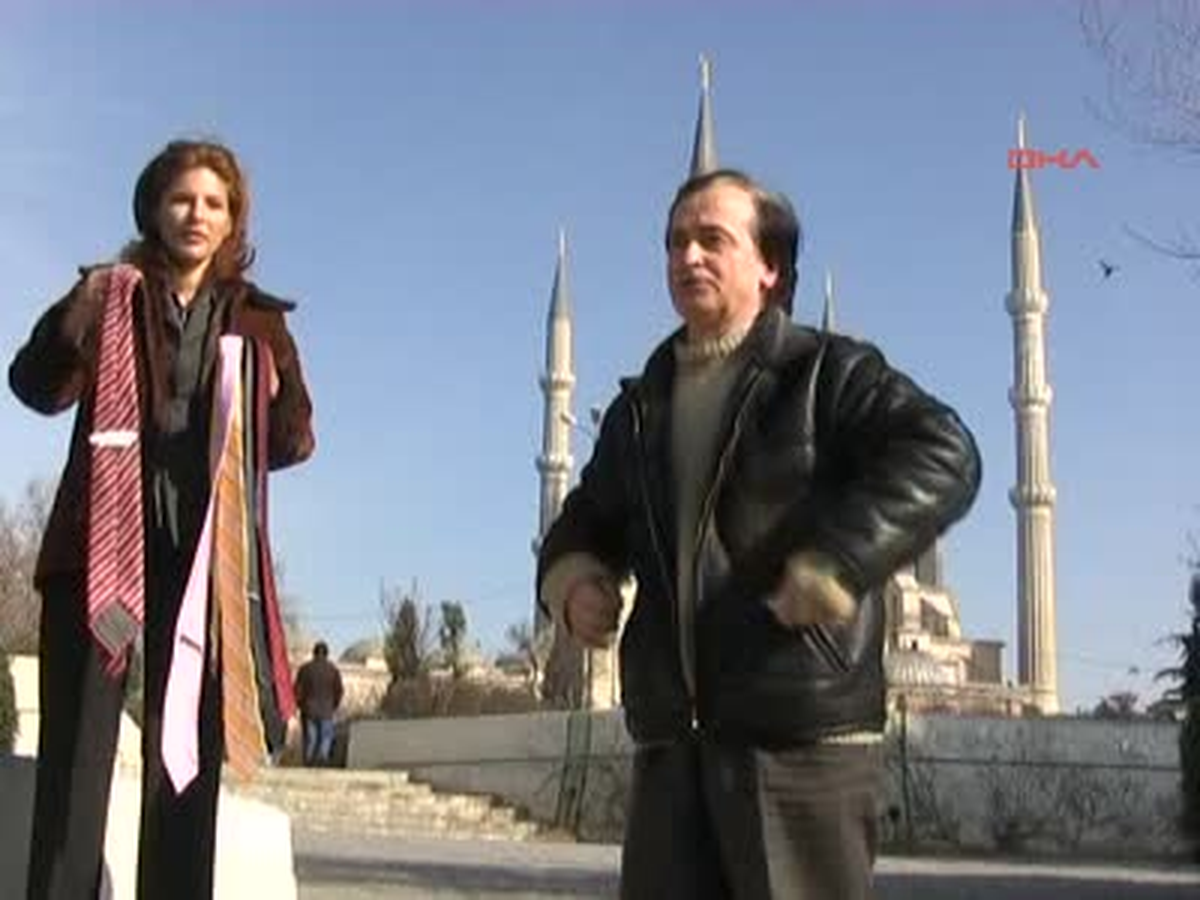 Jet Kravatçı Fransız Malı Kravatlarını Yaktı