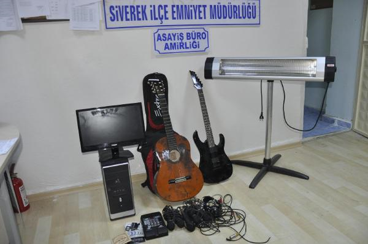 Kafeyi Soyan 3 Kişiden 2\'si Yakalandı