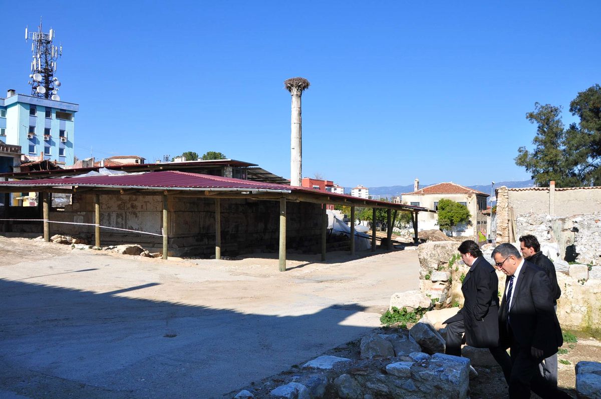 Kral Mezarı İçin Çevredeki Binalar Yıkılacak