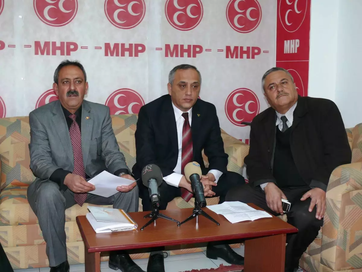 Marmaris MHP\'de Yeni Yönetimi Göreve Başladı