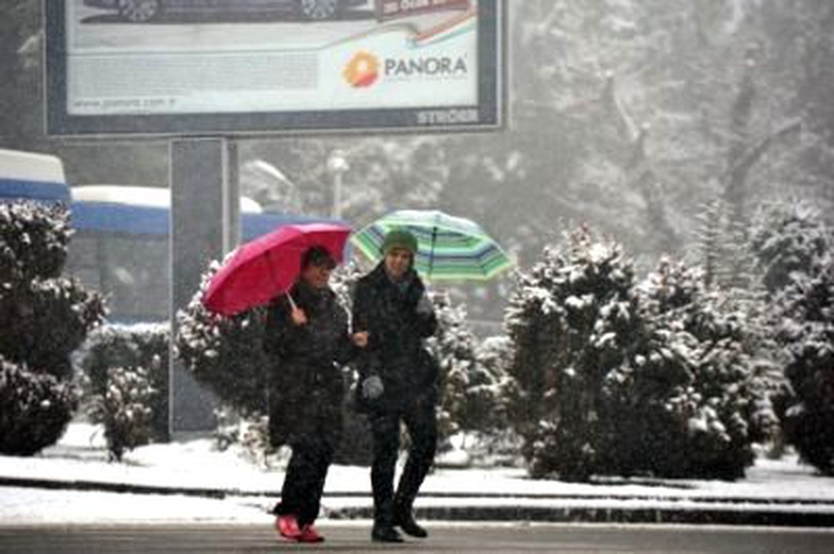 Meteoroloji'nden Anadolu Yakası İçin Kuvvetli Kar Yağışı Uyarısı