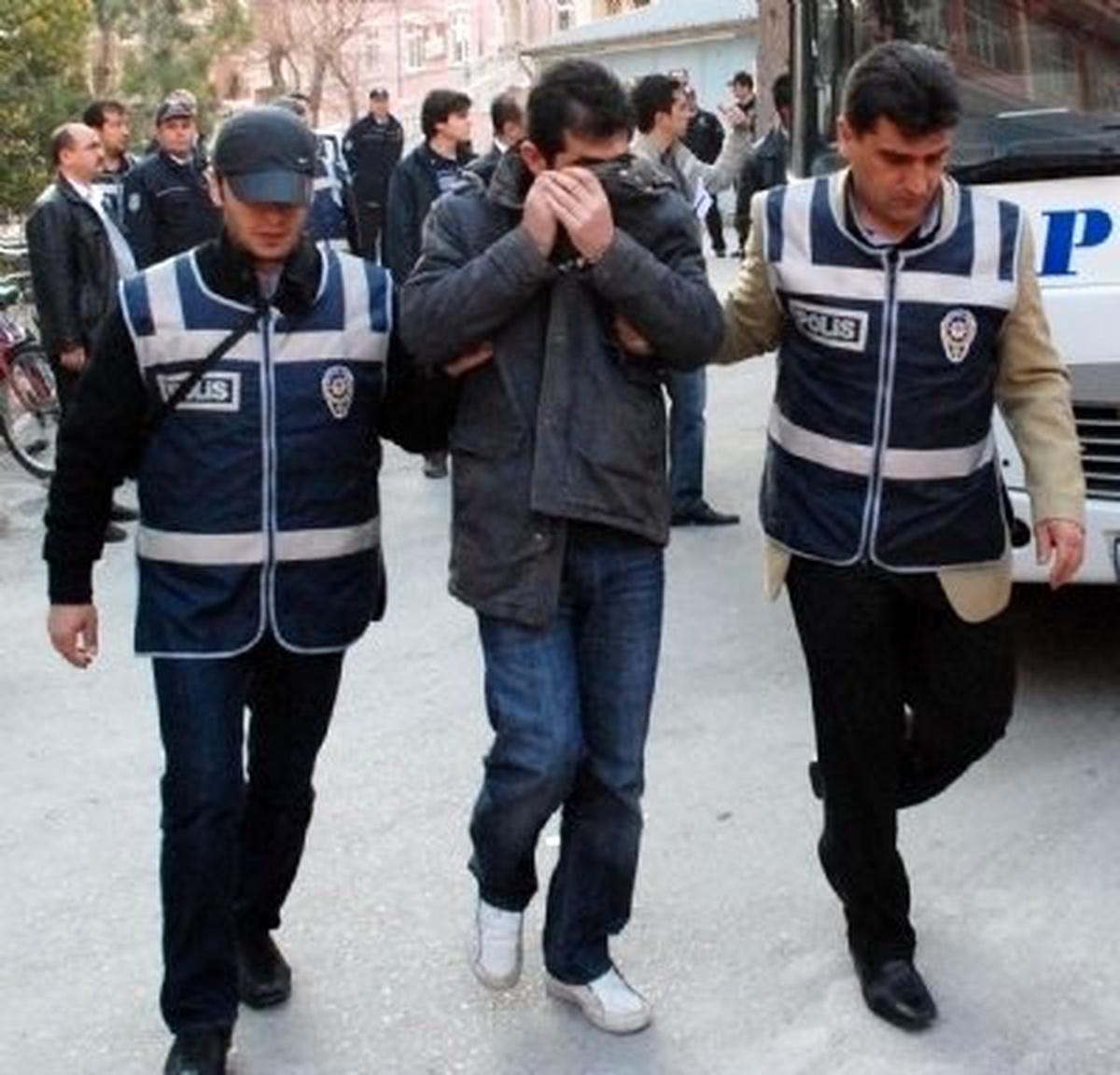Muş'ta PKK Operasyonu: 7 Gözaltı