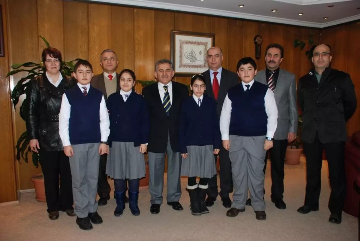 Öğrencilerden Büyükkılıç\'a Ziyaret