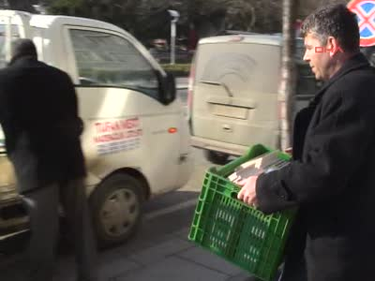 Polisten Bandrolsüz Kitap Baskını Tekirdağ'ın Çorlu İlçesi'nde Polisin Bir İşyerine Yaptığı...