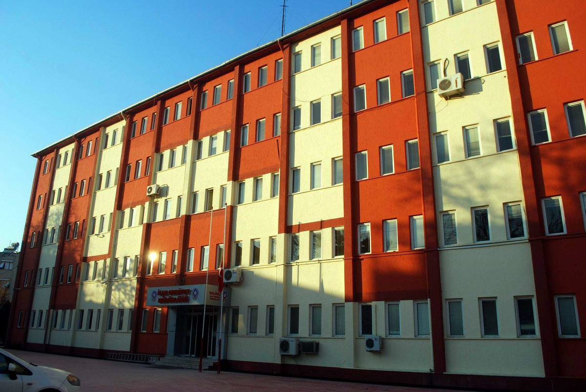 Salihli Emniyet Müdürlüğü Binası Yeni Yüzüne Kavuştu
