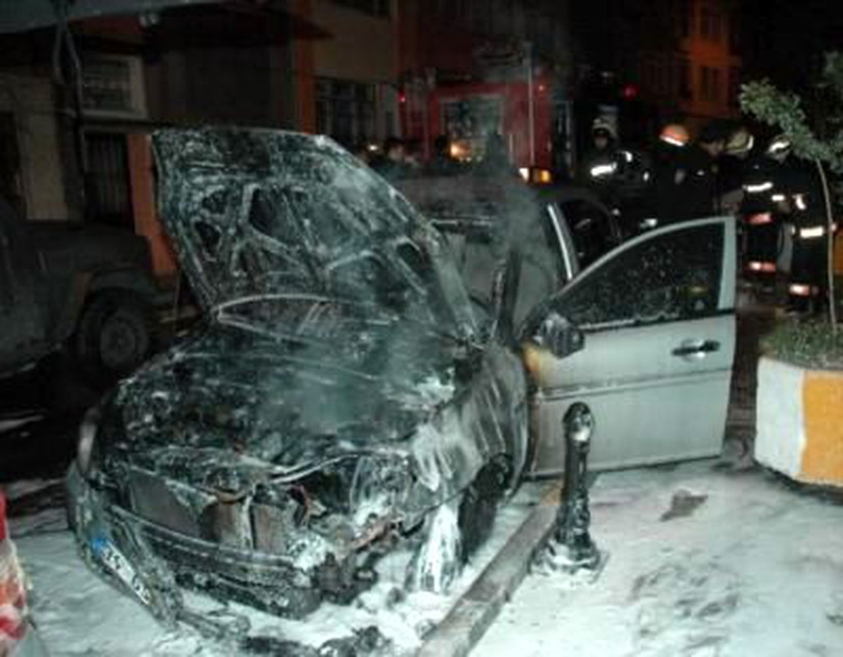 Şişli\' de 6 Araç Kundaklandı