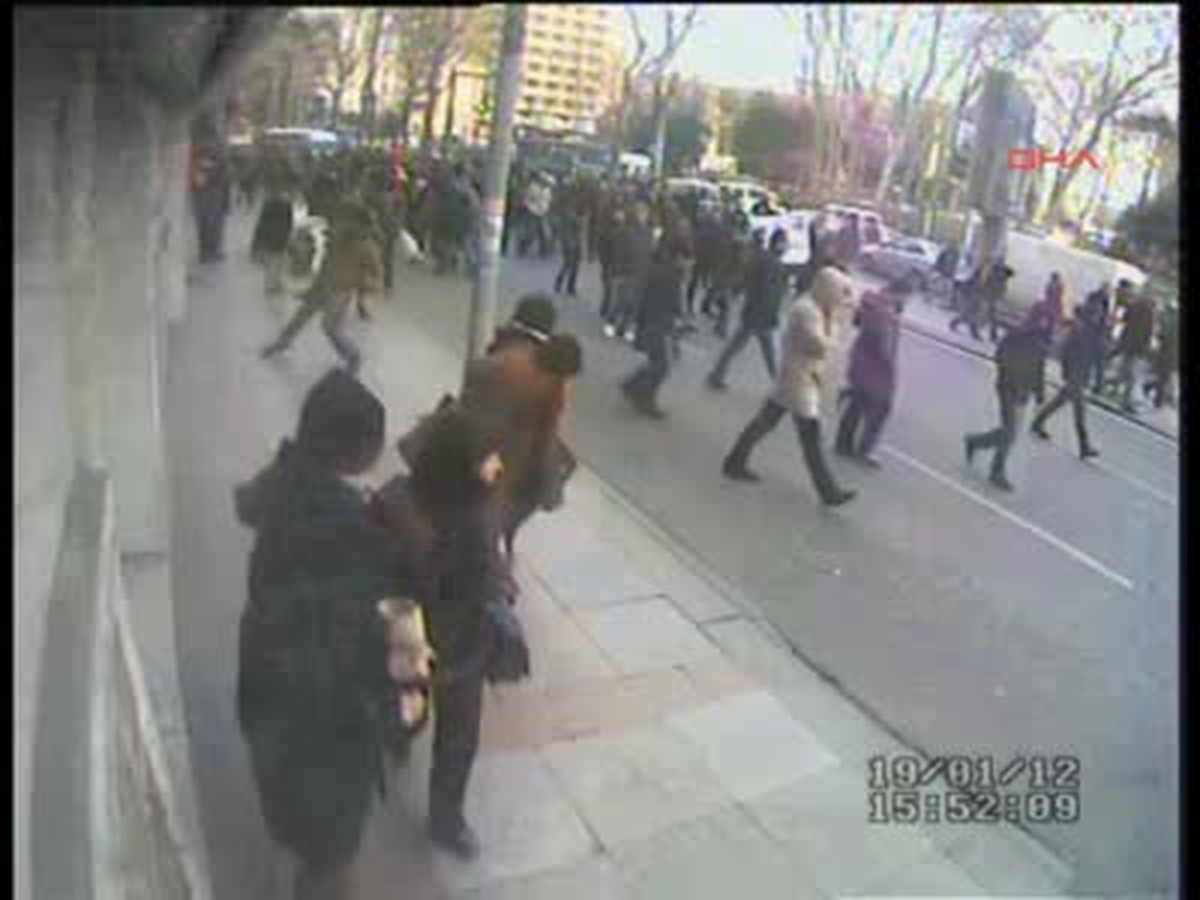Taksim\'deki Olaylar Güvenlik Kamerasında