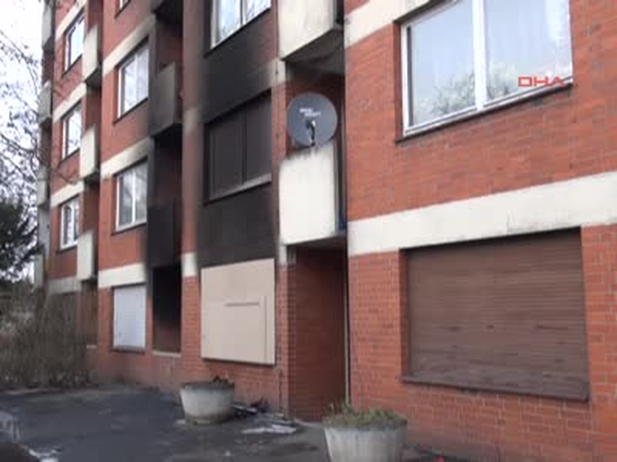 Almanya\'da Türkler\'in Oturduğu Apartmanda Yangın