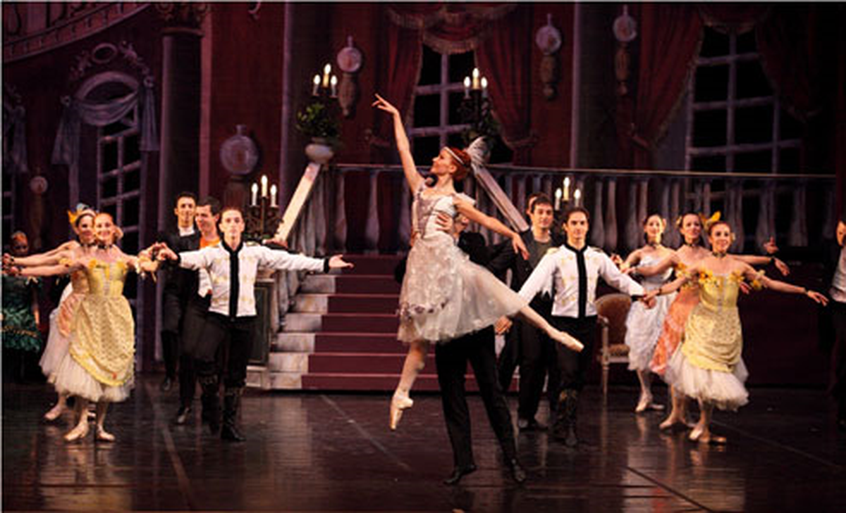 Anna Karenina Son Kez Sahnede