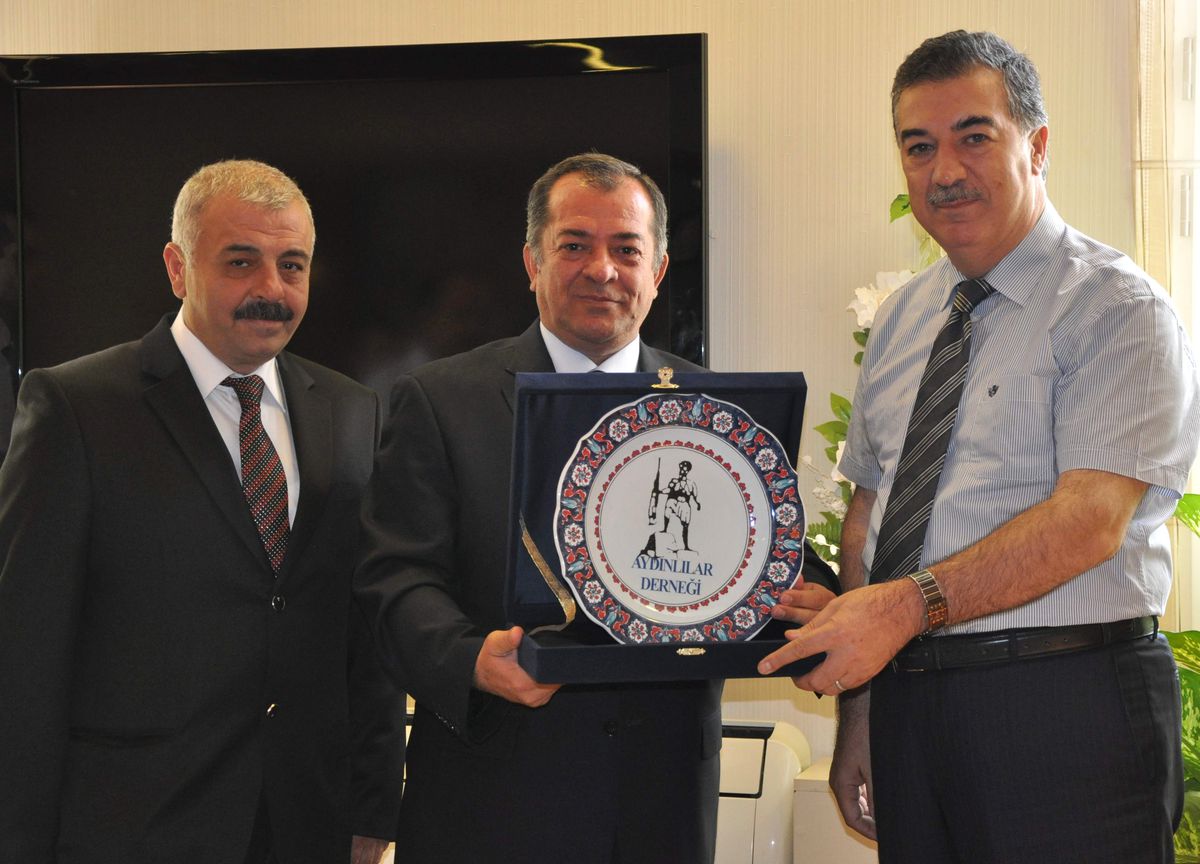 Aydınlılar Derneği Başkanı Vardar Korkuttu