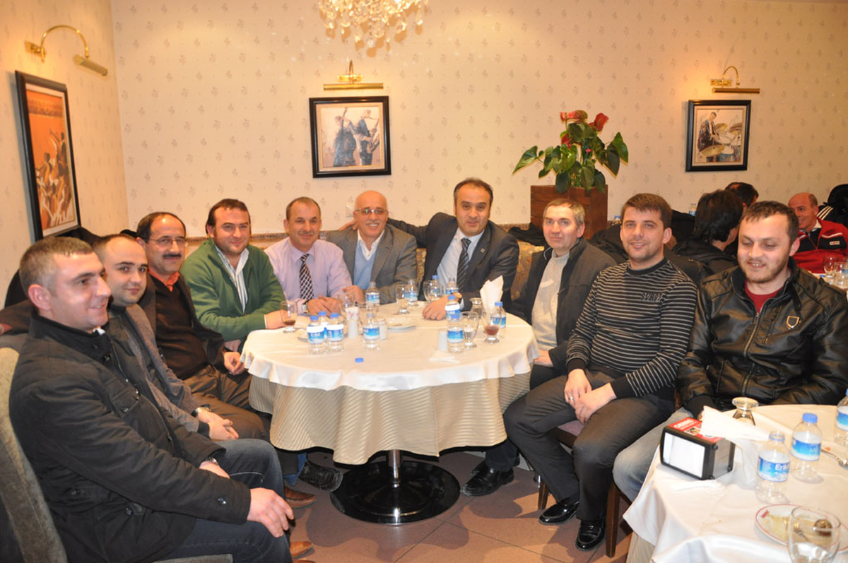 Başkan Aktaş'tan İnegölspor'a Moral Yemeği