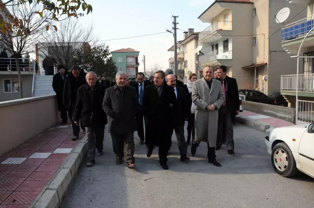 Başkan Ergün\'den 75. Yıl Mahallesi\'ne Otopark ve Oyun Parkı Sözü