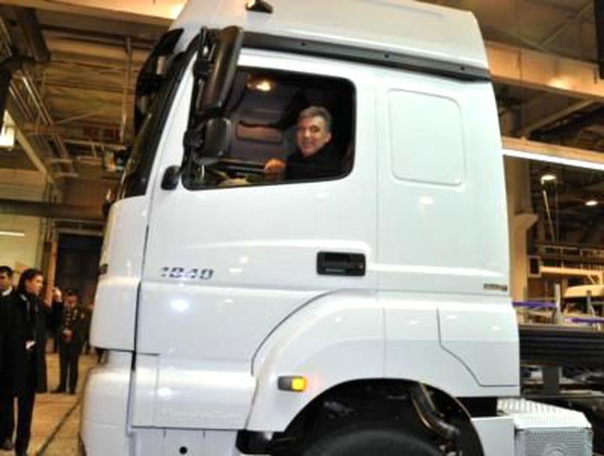 Benz Türk Kamyon Fabrikasını Gezdi