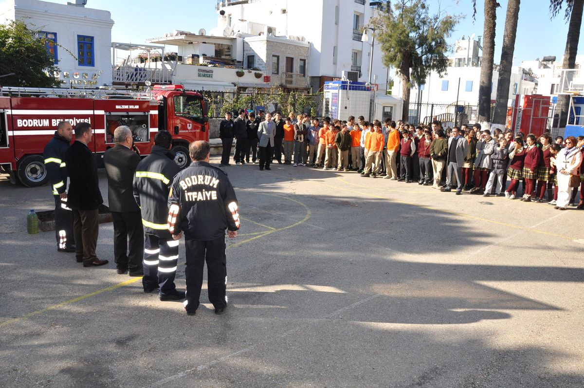Bodrum İtfaiyesi Okullarda Eğitime Başladı