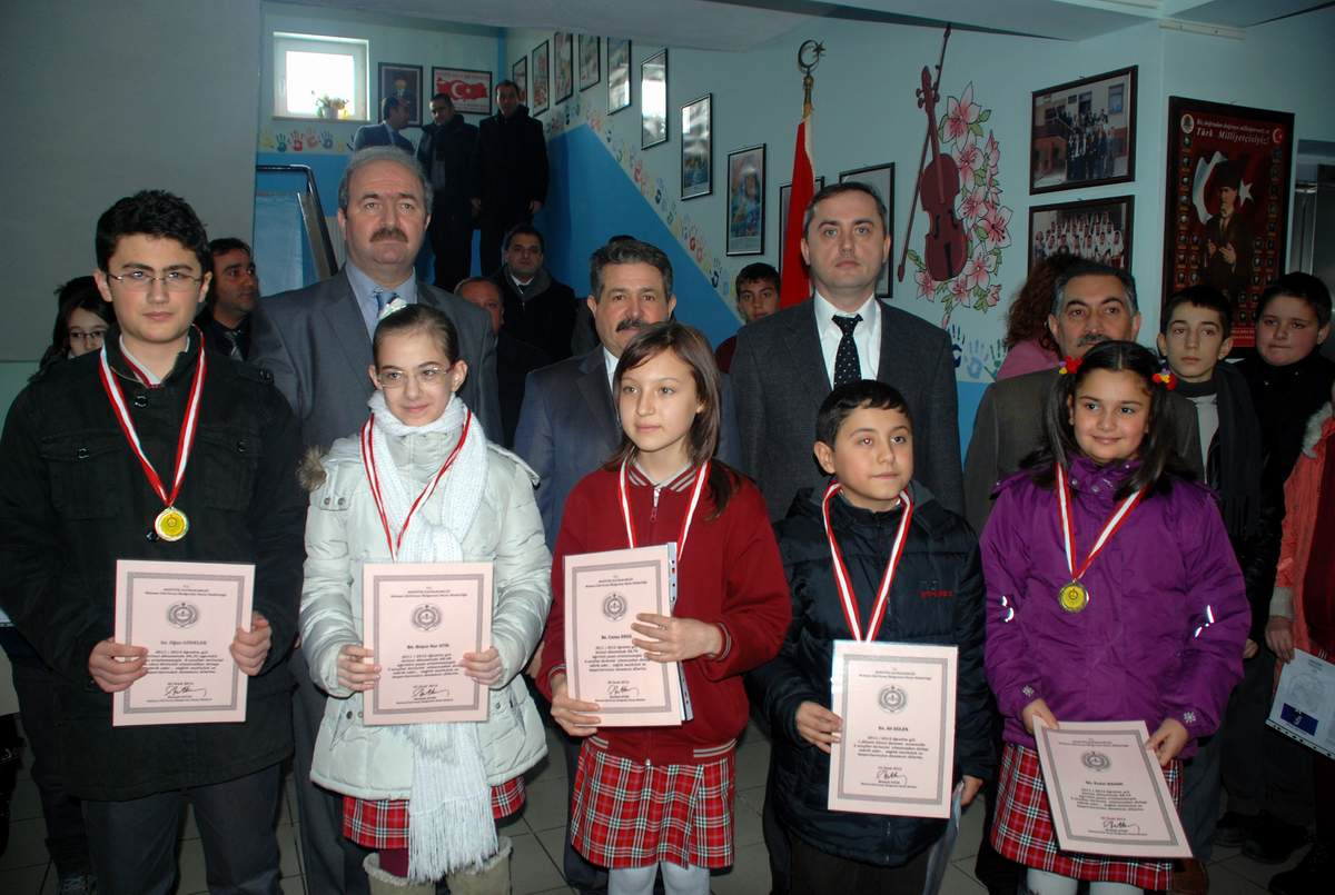 Bozüyük\'te 13 Bin Öğrenci Karne Aldı