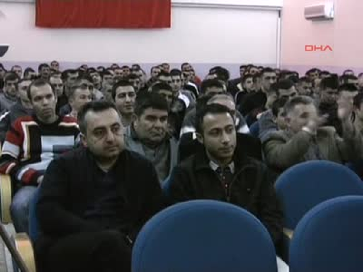 Cezaevine Girenler Kitap Kurdu Oluyor