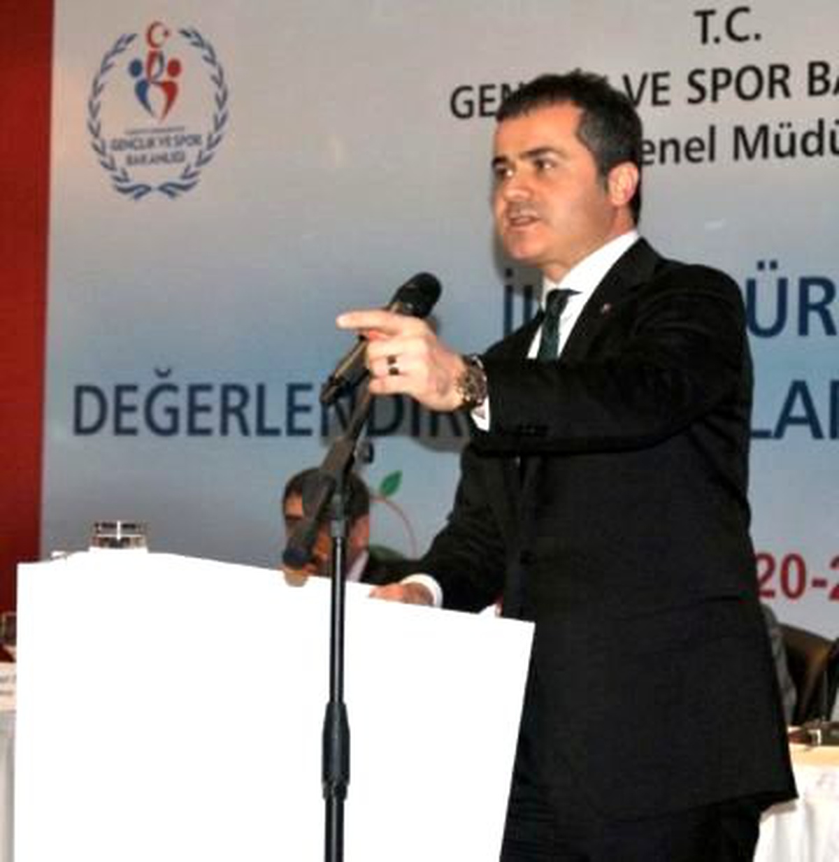 Gençlik ve Spor Bakanı Suat Kılıç, İl Müdürlerini Uyardı