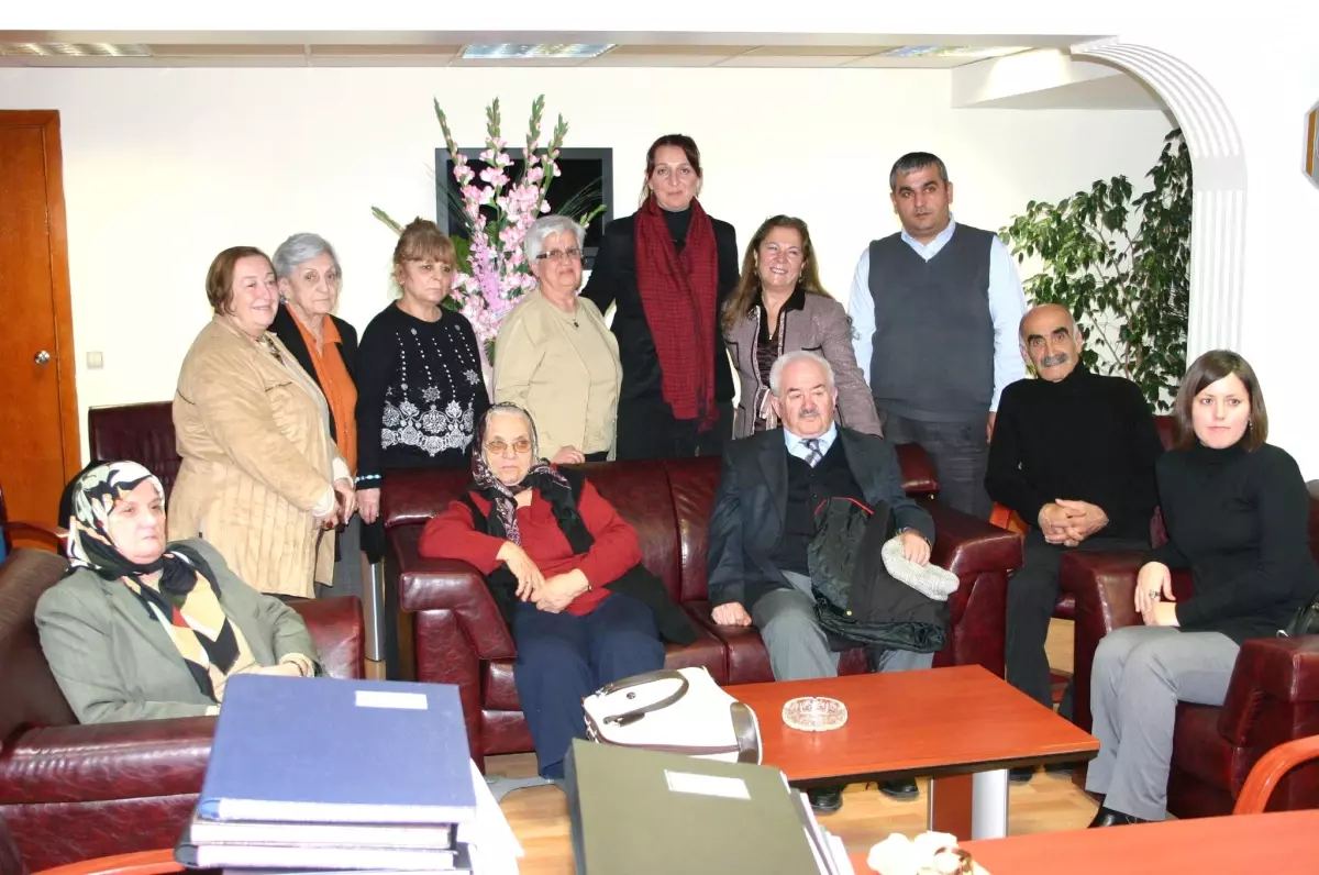 Huzurevi Sakinlerinden Çiftçi\'ye Ziyaret