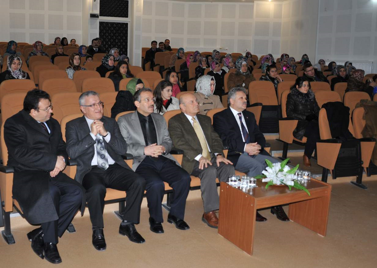 Karaman'da 'Okumak Bir Sanattır' Konferansı