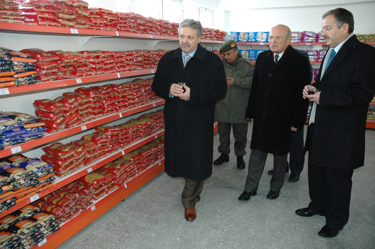 Karaman'da Sosyal Market Hizmete Girdi
