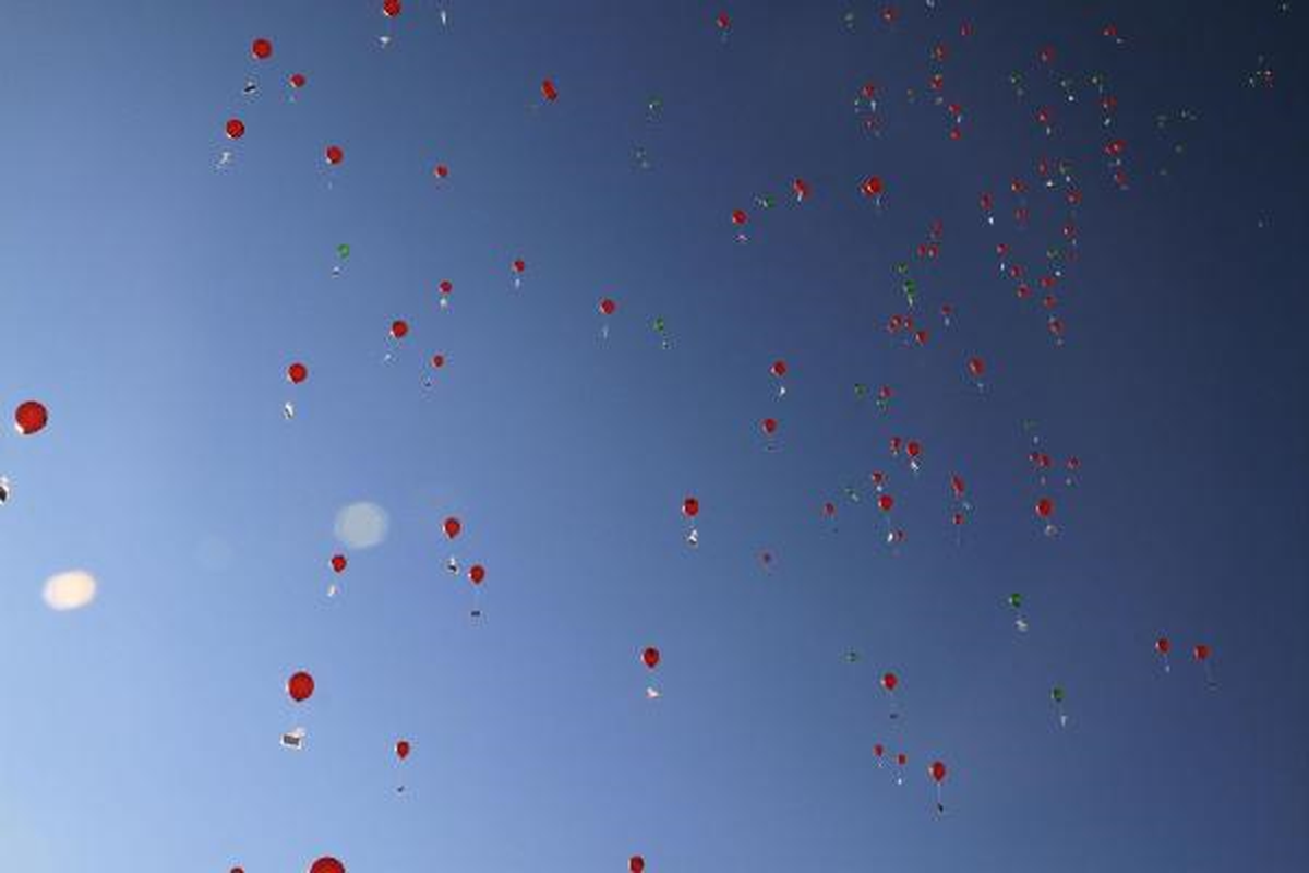 Karneleri Alıp 'Sevgi Balonu' Uçurdular