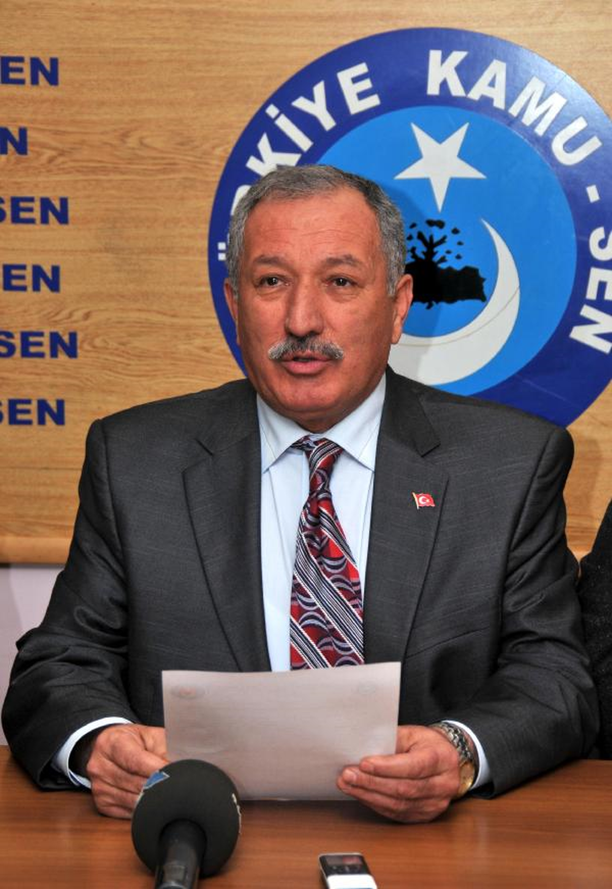 Kaymakamlığın Başarı Belgesi Dağıtımına Sendika Tepkisi