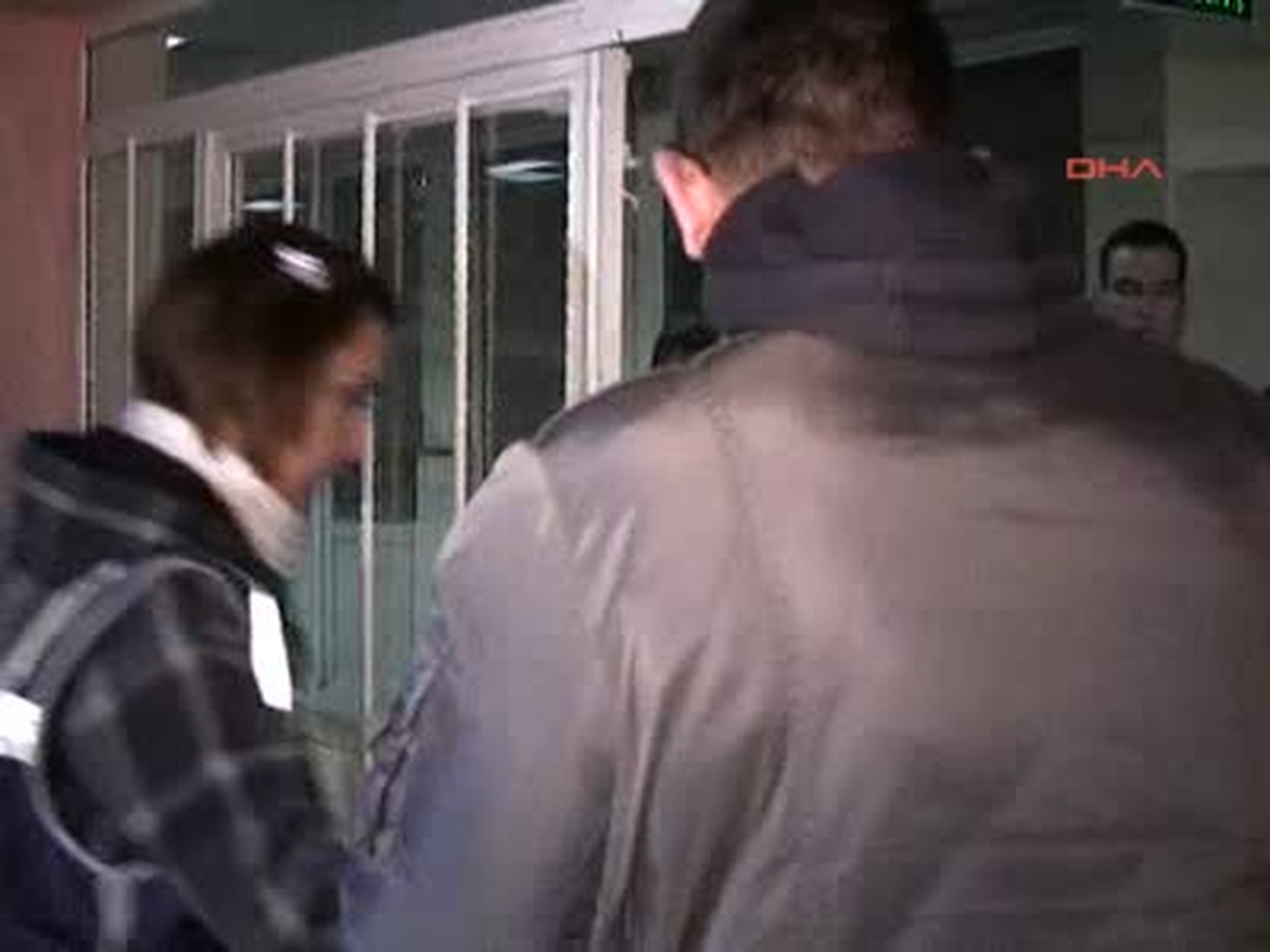 Konyayenidenkadın Hırsız 5 Kuyumcudan Küpe, Kolye ve Künye Çaldı