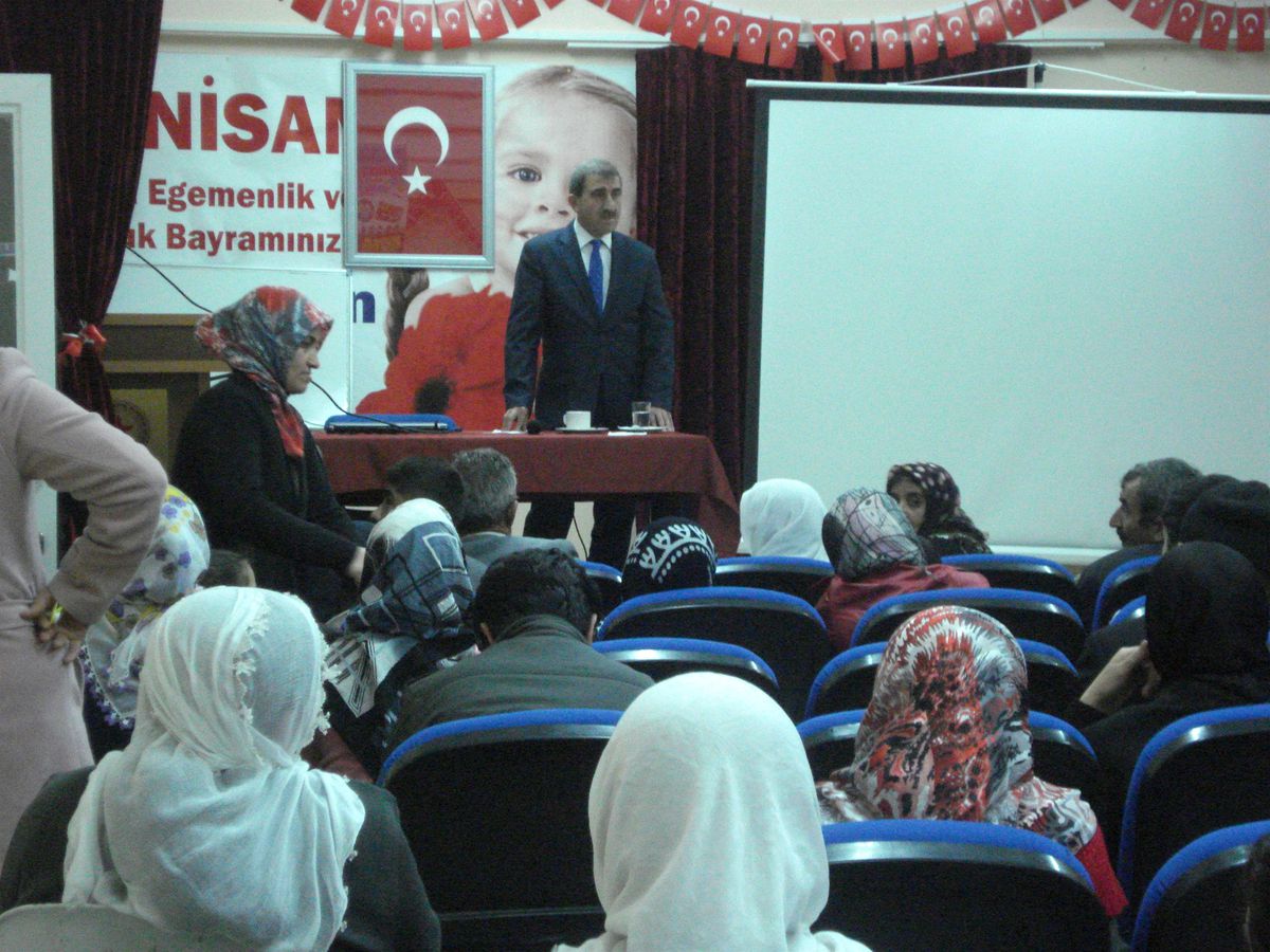 Mersin\'de Göçle Gelen Kişilere Eğitim Verildi