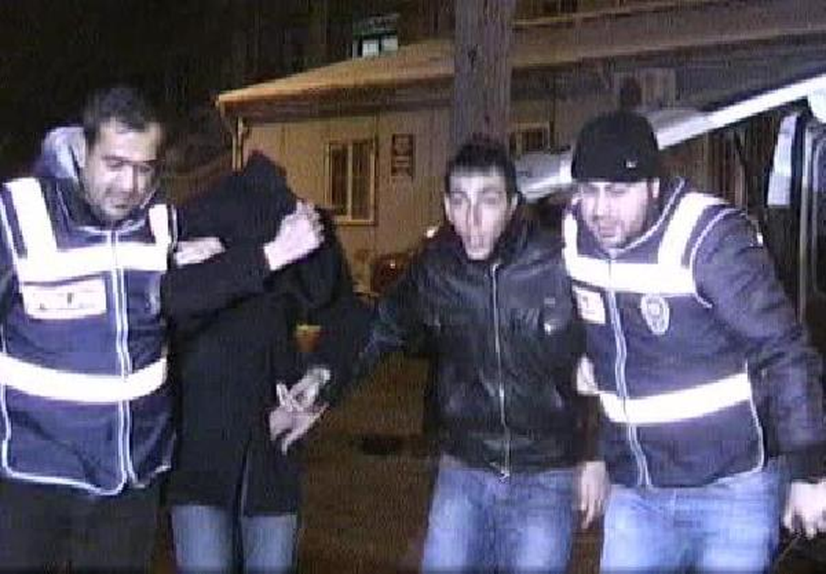 Otomobil Hırsızları Yakalandı