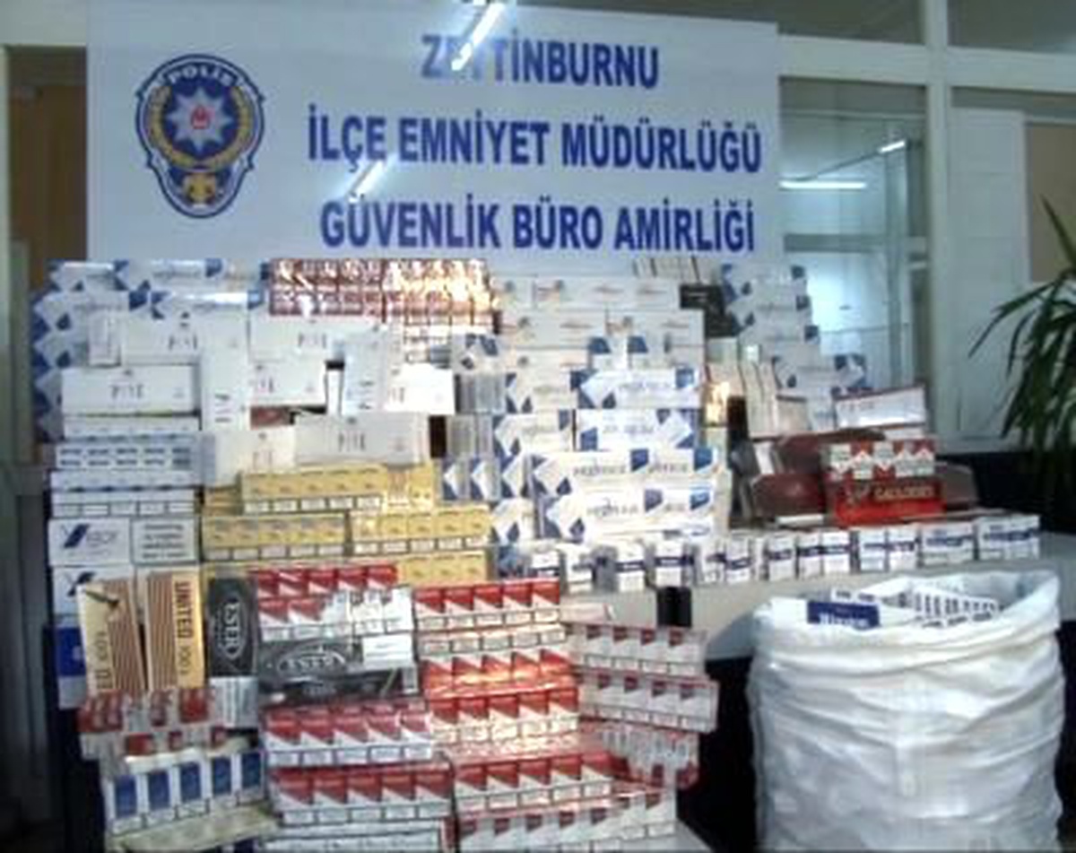 Palto Arası Kaçak Sigaraya Polis Baskını