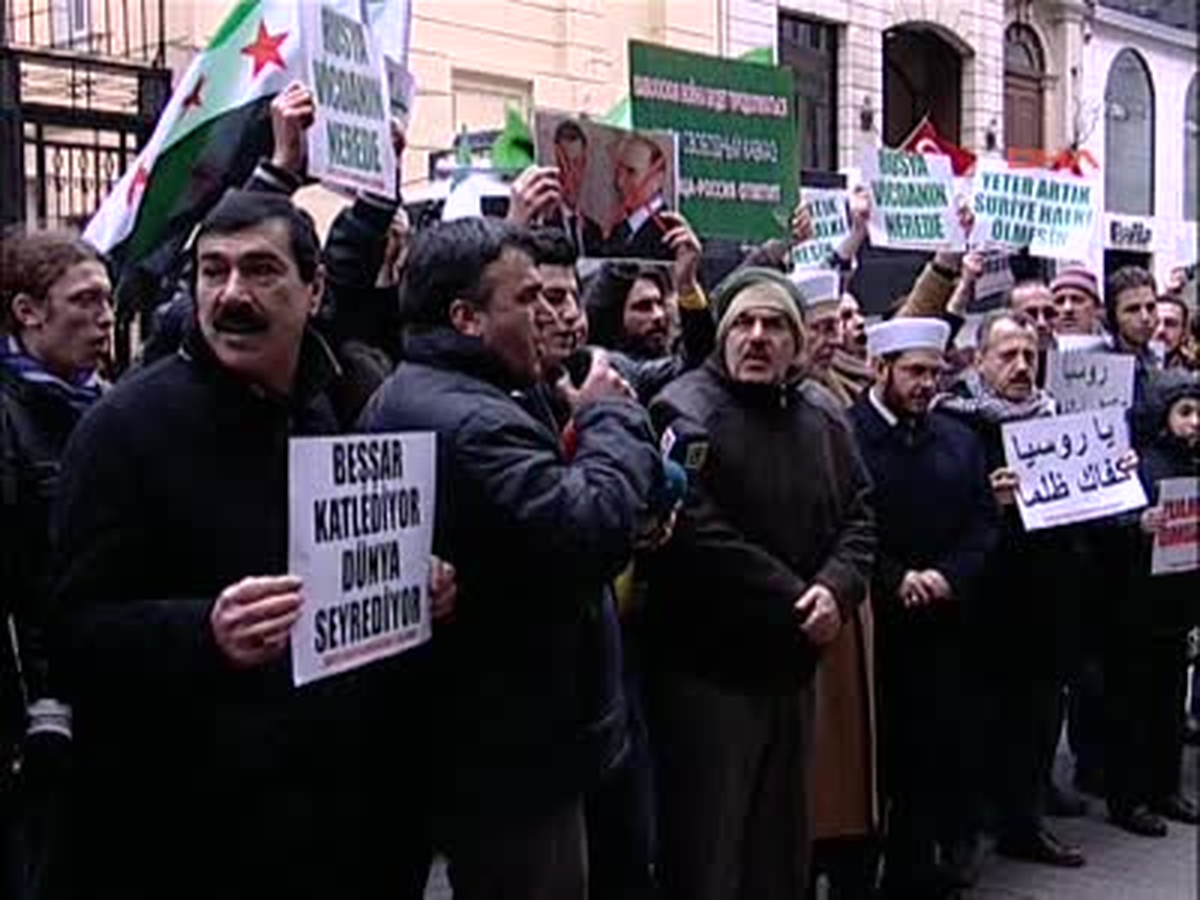 Rusya Başkonsolosluğu Önünde Suriyeli Protestosu