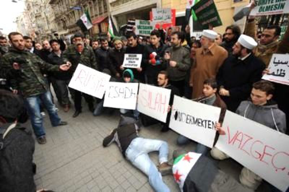 Rusya Başkonsolosluğu Önünde Suriyeli Protestosu