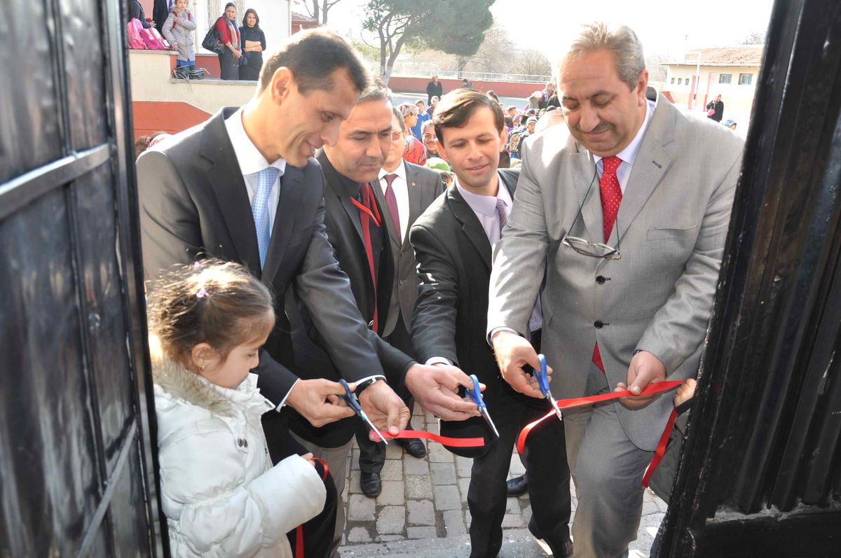 Soma\'da Minik Öğrencilerden Büyük Sergi