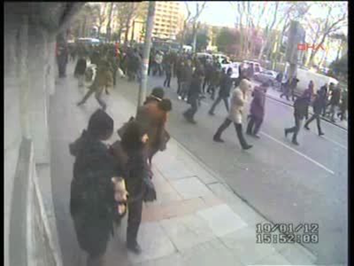 Taksim\'deki Olaylar Güvenlik Kamerasında
