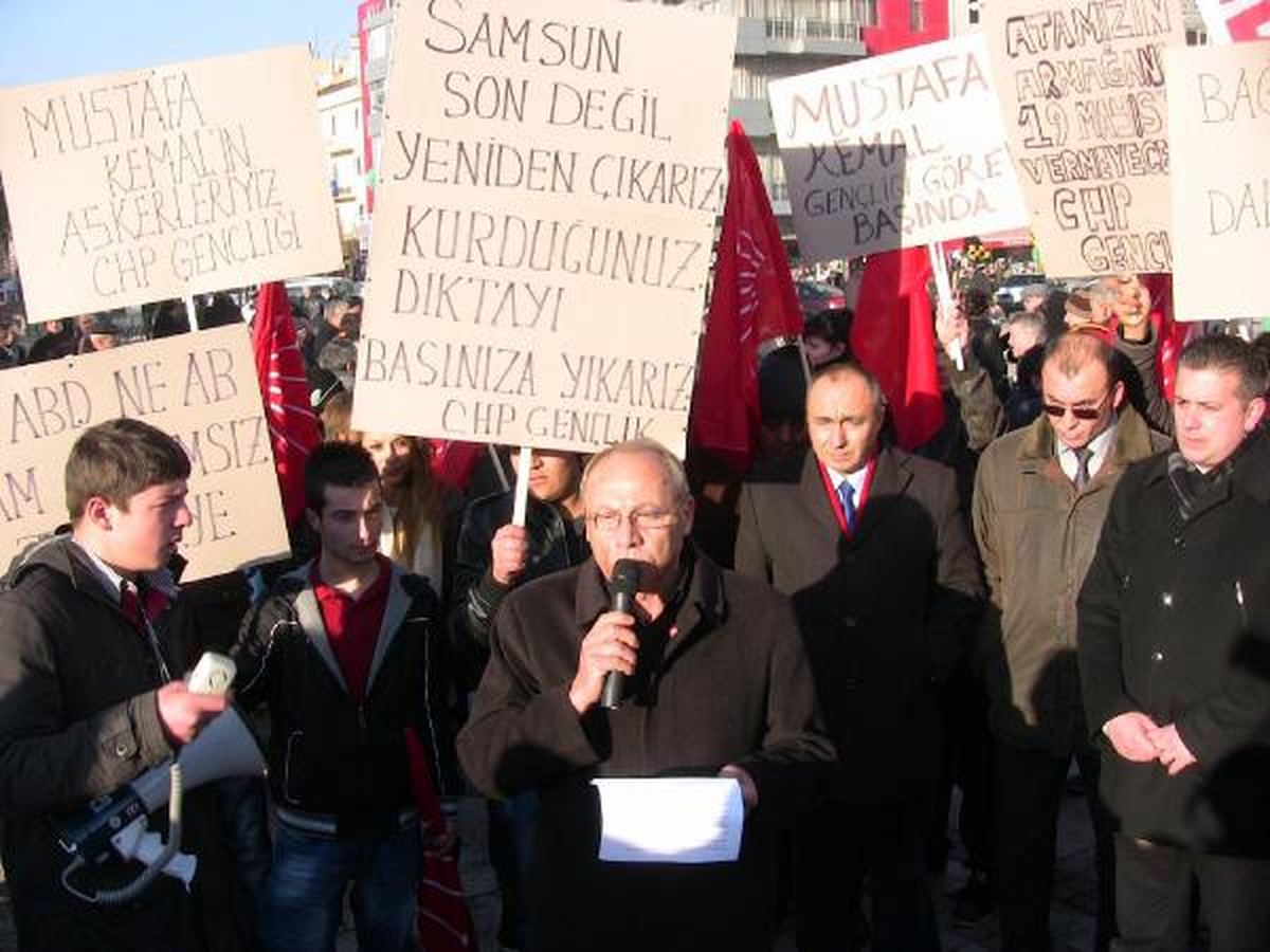 Uşak'ta, 19 Mayıs Genelgesi Protestosu