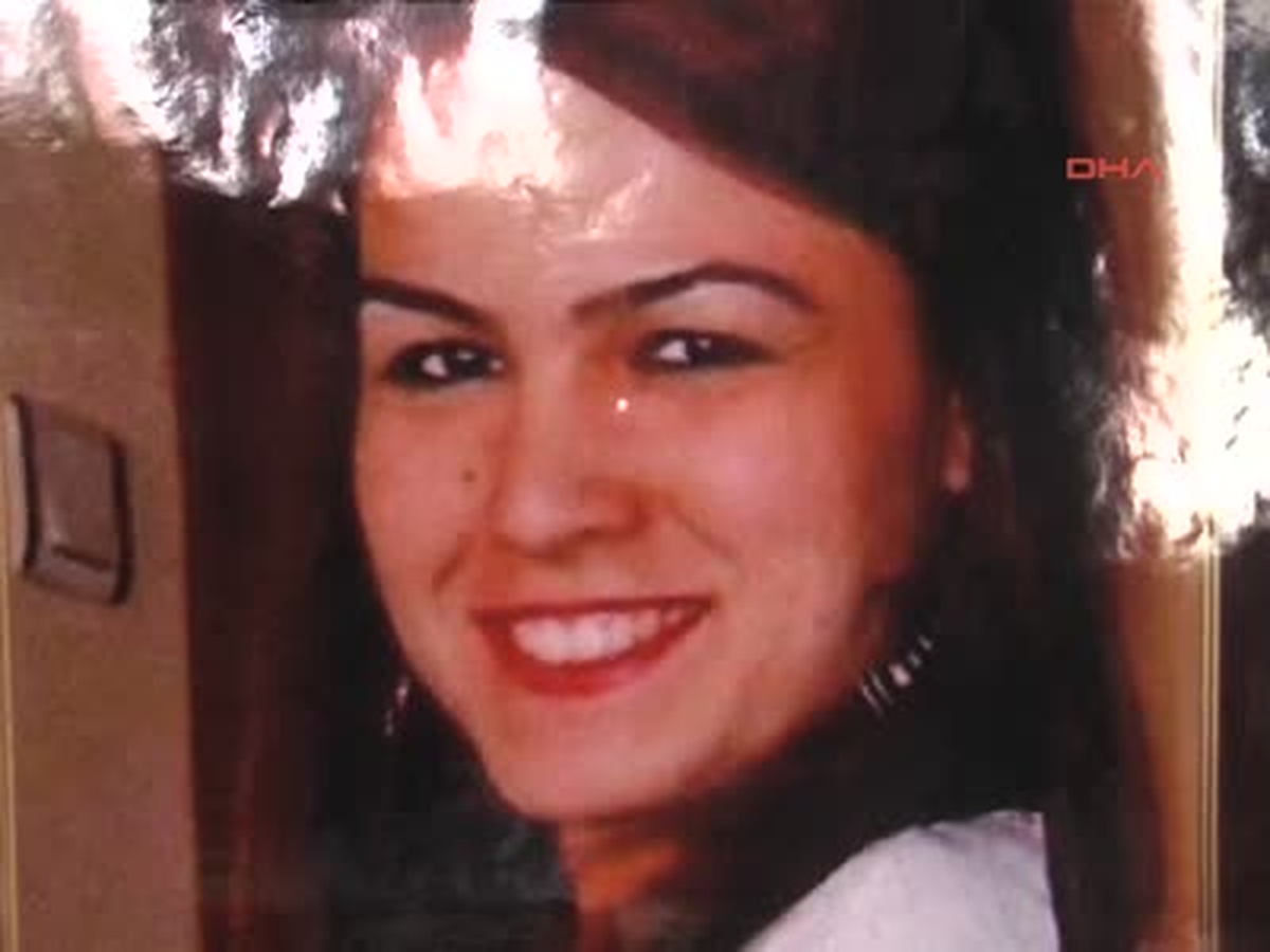Van Depreminde Hayatını Kaybeden Alime Öğretmen Unutulmadı