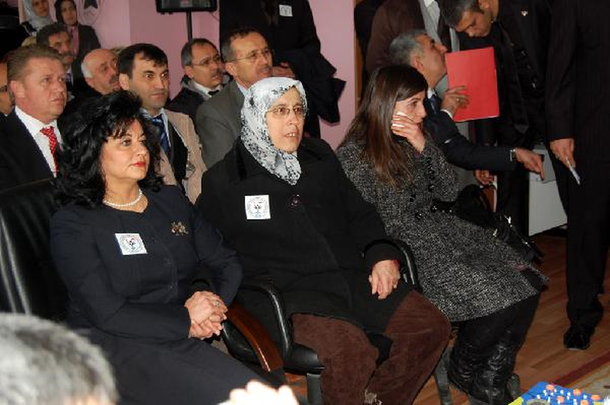 Van Depreminde Ölen Alime Öğretmenin Adı Okulda Yaşatılacak
