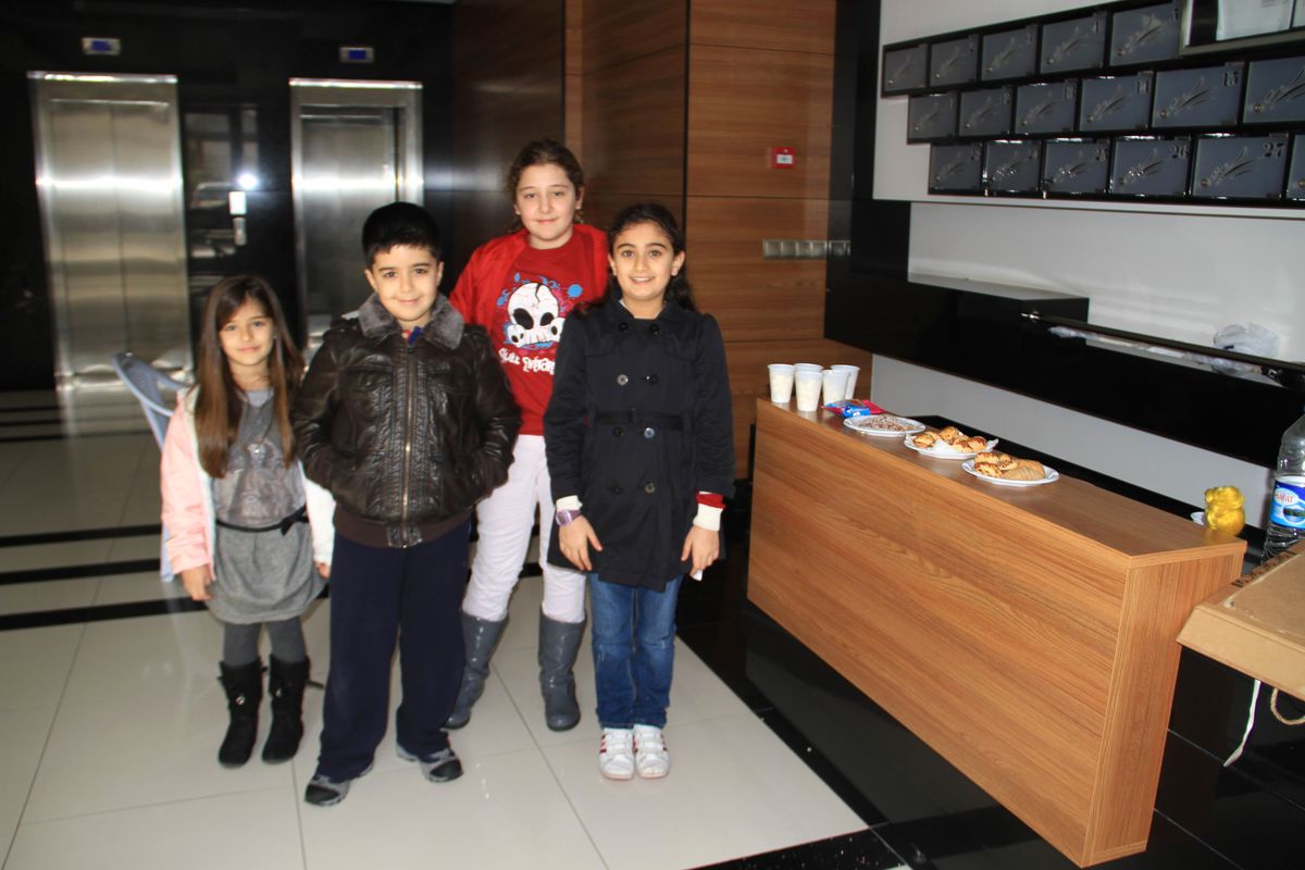 Yaşları Küçük,gönülleri Büyük