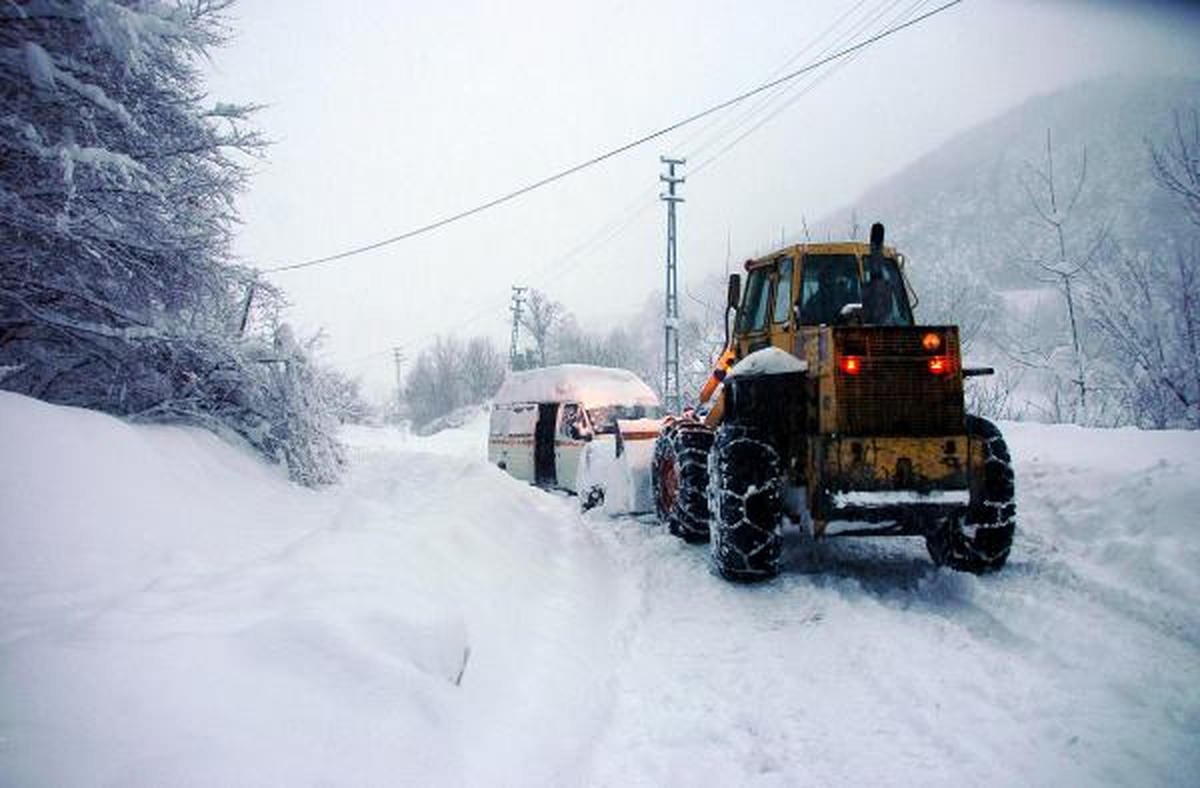 Zonguldak\'ta Kar Ulaşımı Aksattı, 105 Köyün Yolu Kapalı