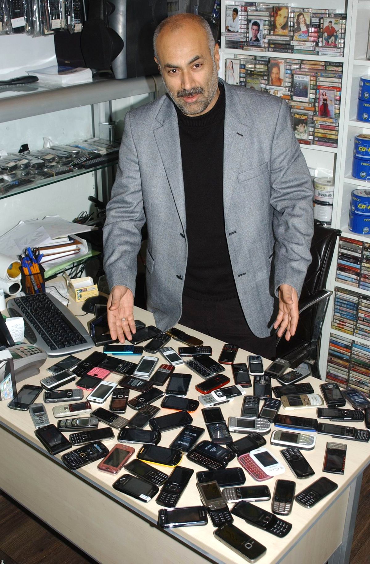 5 Liraya 2 Yıl Garantili Cep Telefonu