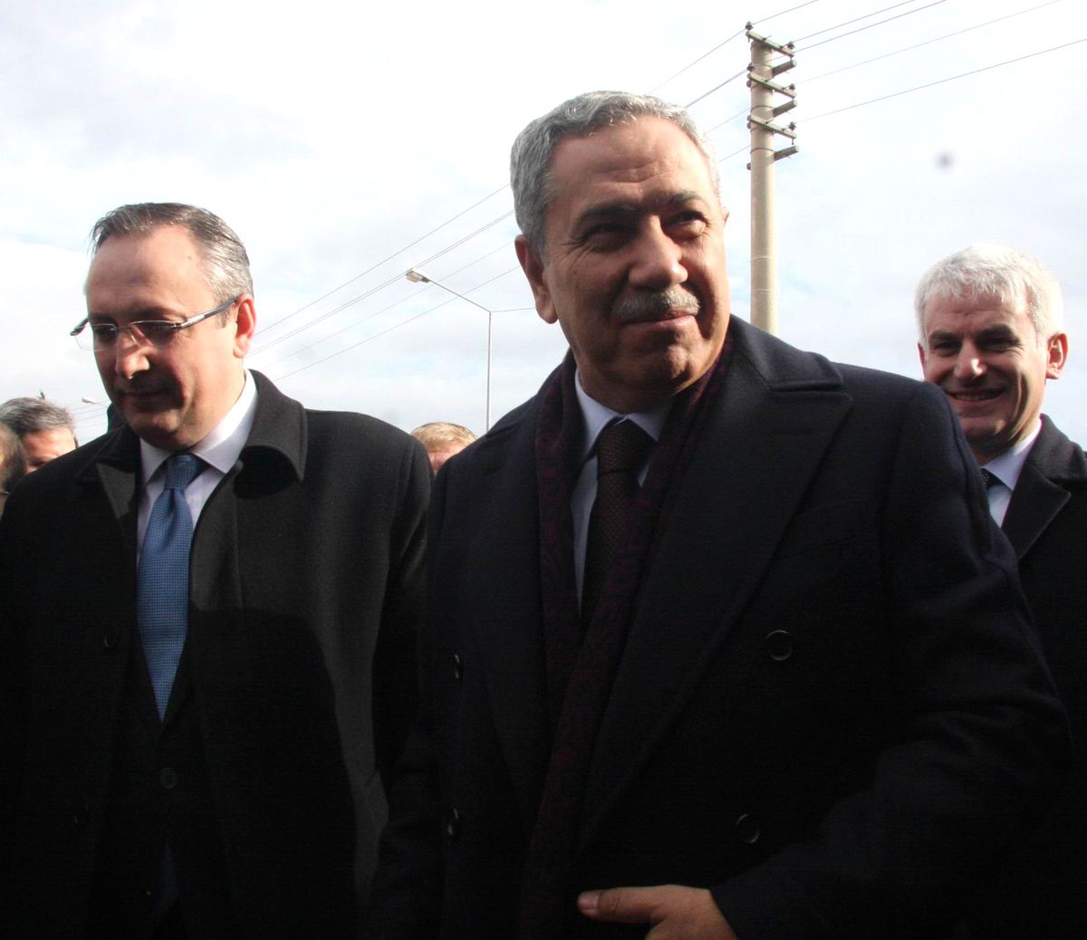 Arınç, Bursa'da 7 Bin 500 Kişilik Spor Salonunun Temelini Attı