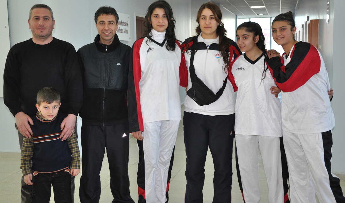 Bağlar'ın Yıldız Kızları Avrupa Şampiyonası İçin Mücadele Edecek