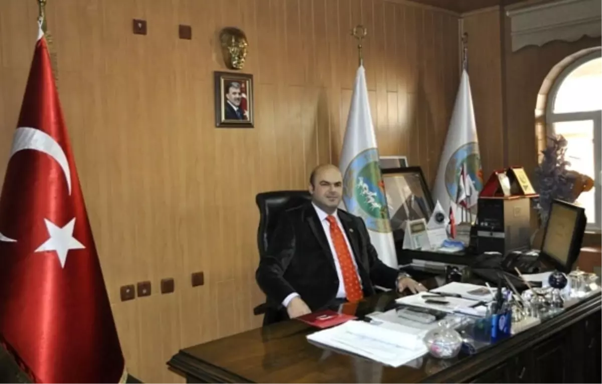 Başkan Ahmet Sait Sadrettin Türkan'a Başarı Ödülü